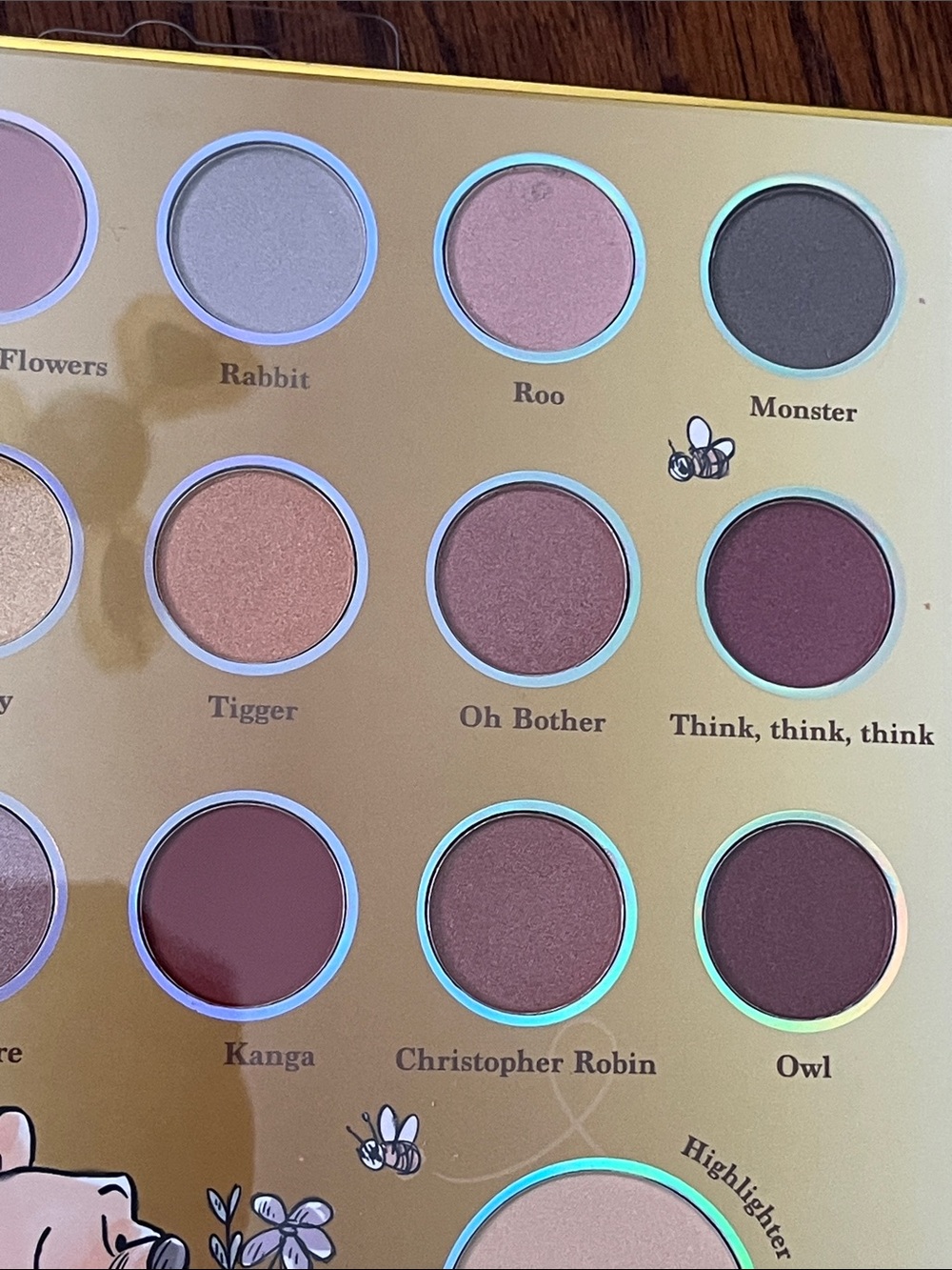 NEW!  Disney Winnie the Pooh Eyeshadow and Face Makeup Palette - Picture 10 of 15